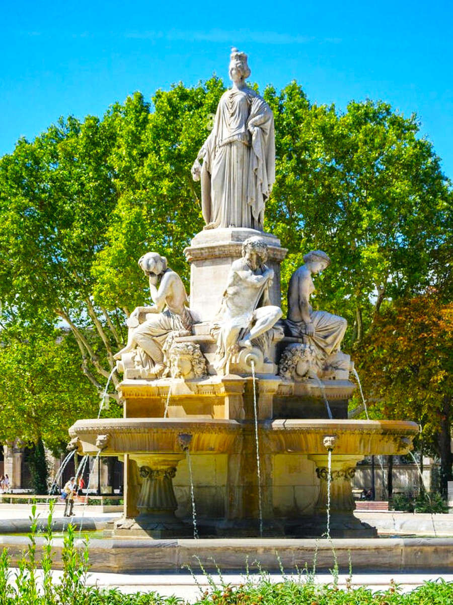 Esplanade Charles-de-Gaulle, Nîmes Esplanade Charles-de-Gaulle, Nîmes