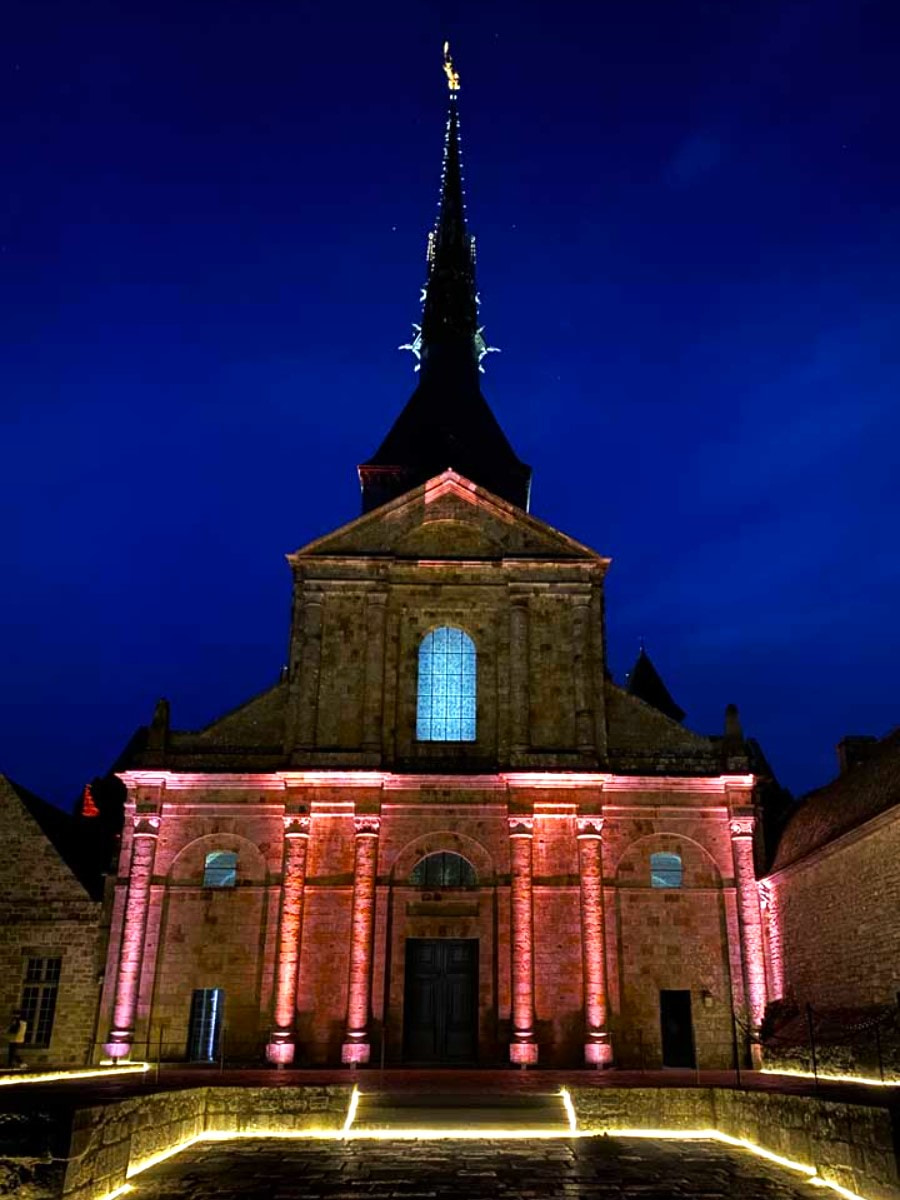 Les Chroniques du Mont-Saint-Michel Les Chroniques du Mont-Saint-Michel