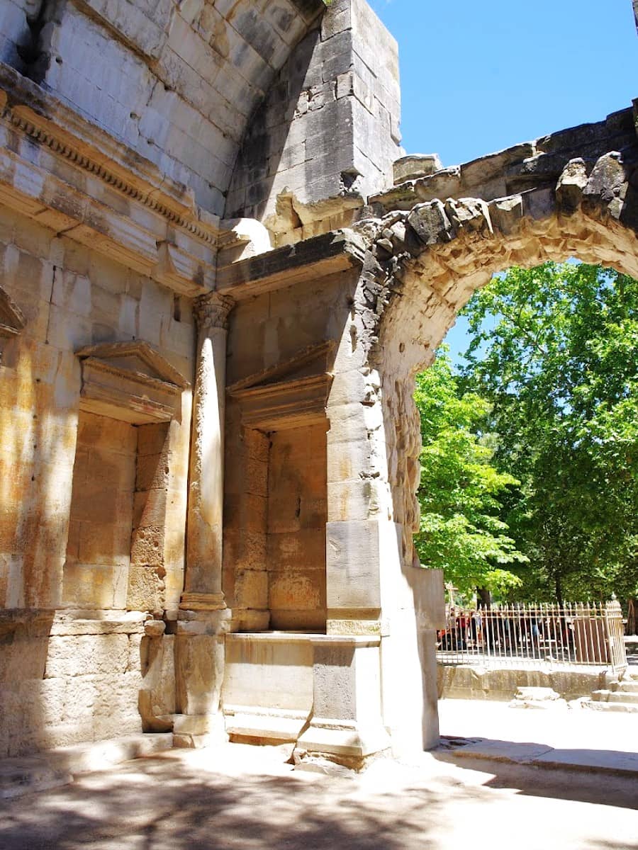 Temple of Diana Ruins, Nîmes Temple of Diana Ruins, Nîmes