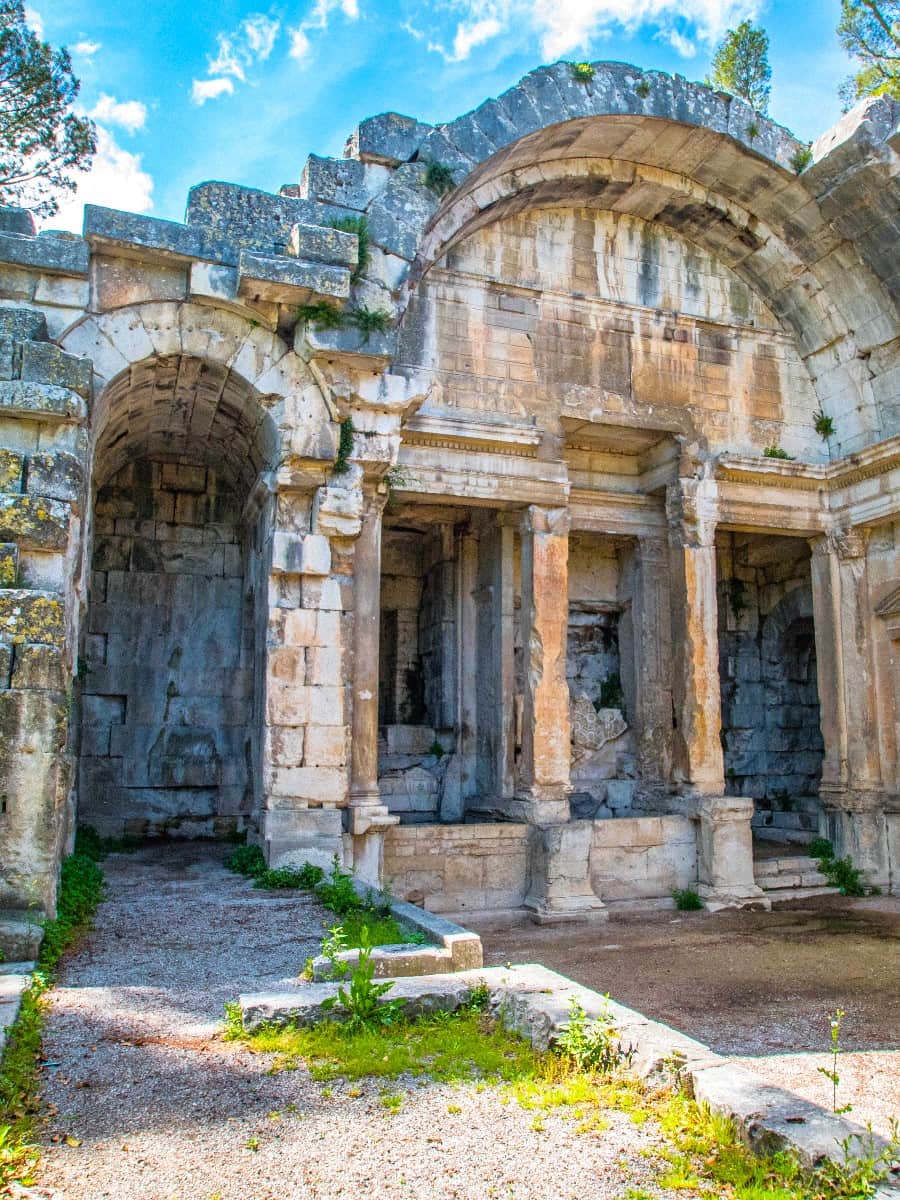 Temple of Diana Ruins, Nîmes Temple of Diana Ruins, Nîmes