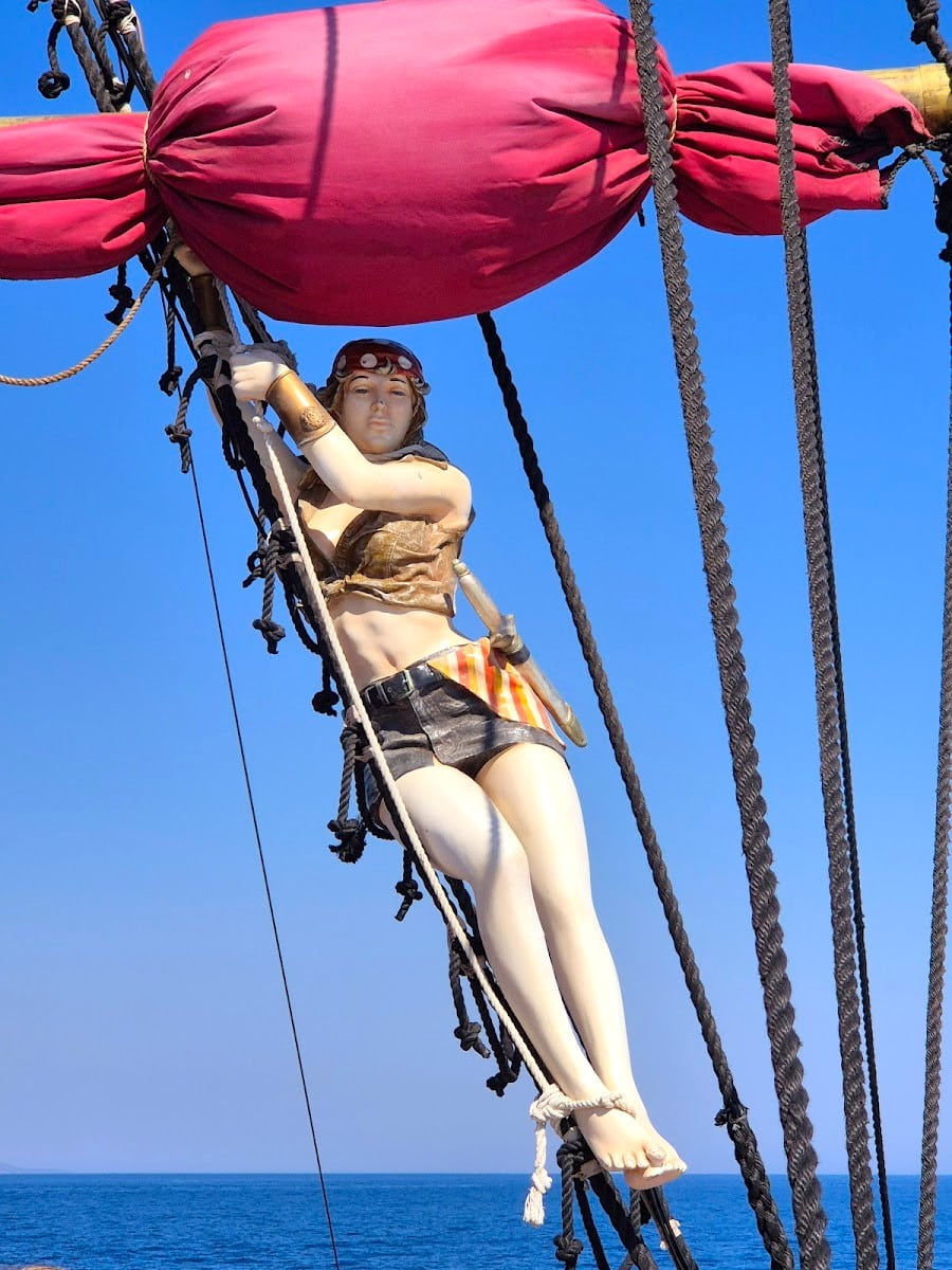 The Pirates of Kos, Kos Town