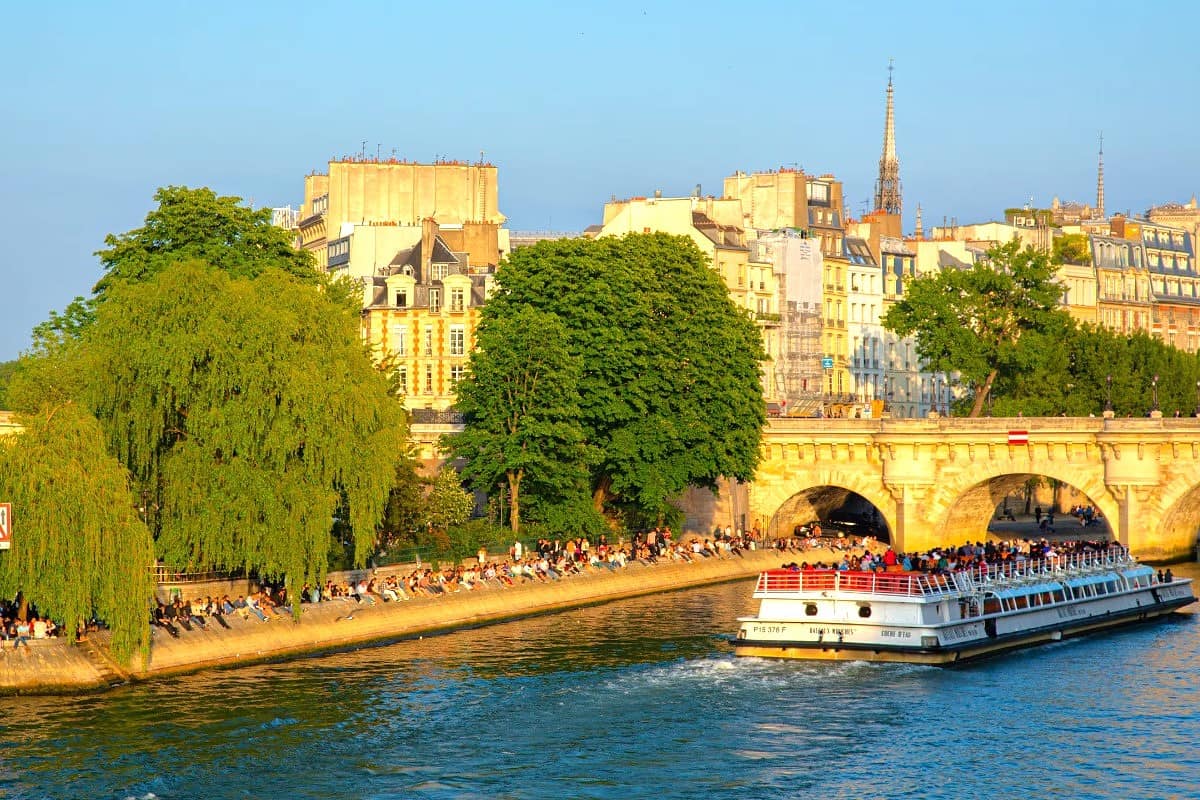 Vedettes du Pont Neuf, Le Marais Vedettes du Pont Neuf, Le Marais