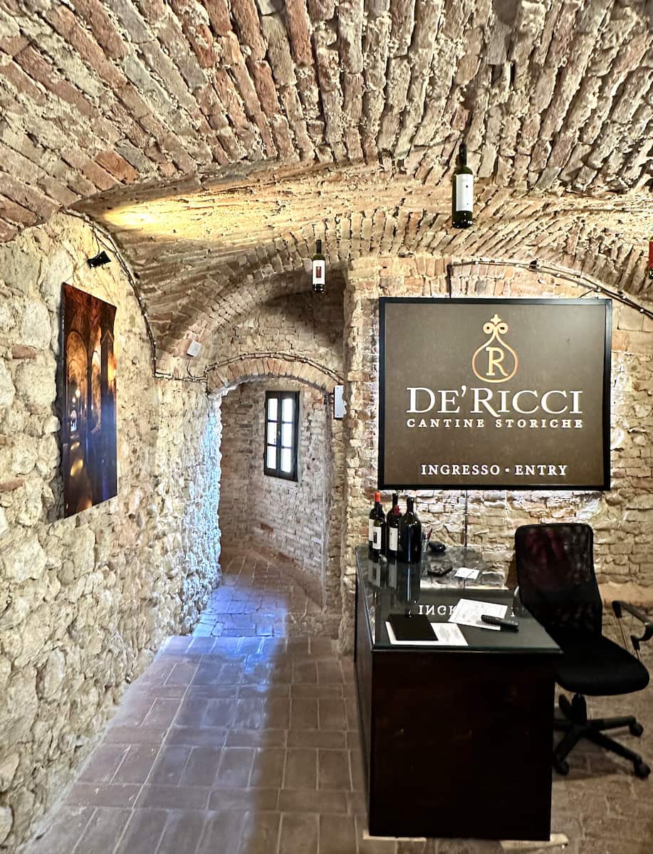 Deā Ricci Cantine Storiche in Montepulciano Deā Ricci Cantine Storiche in Montepulciano