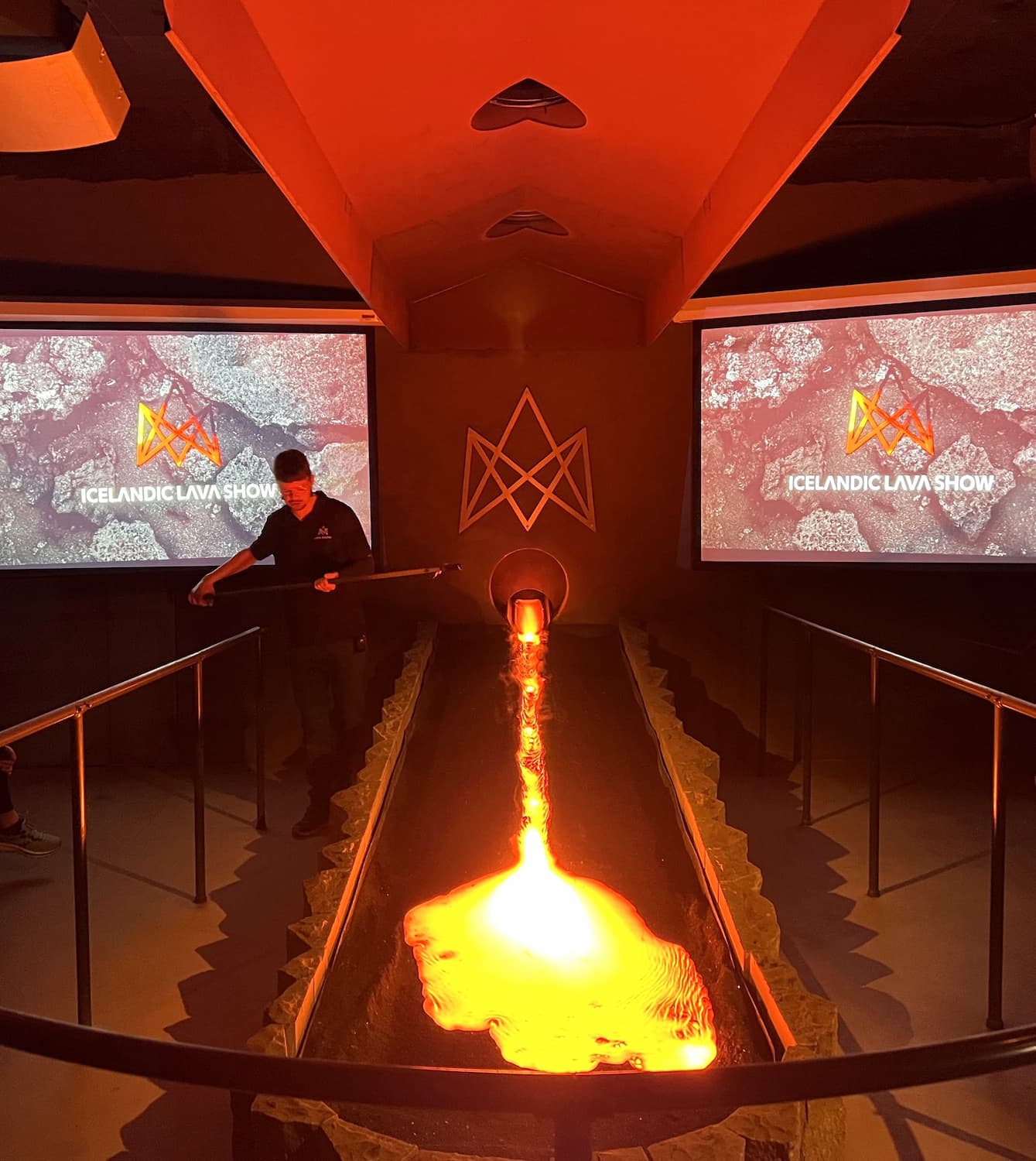 Lava Show Vik Lava Show Vik