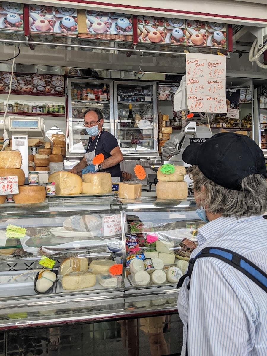 Mercato del Sabato, Ostuni, Puglia Mercato del Sabato, Ostuni, Puglia