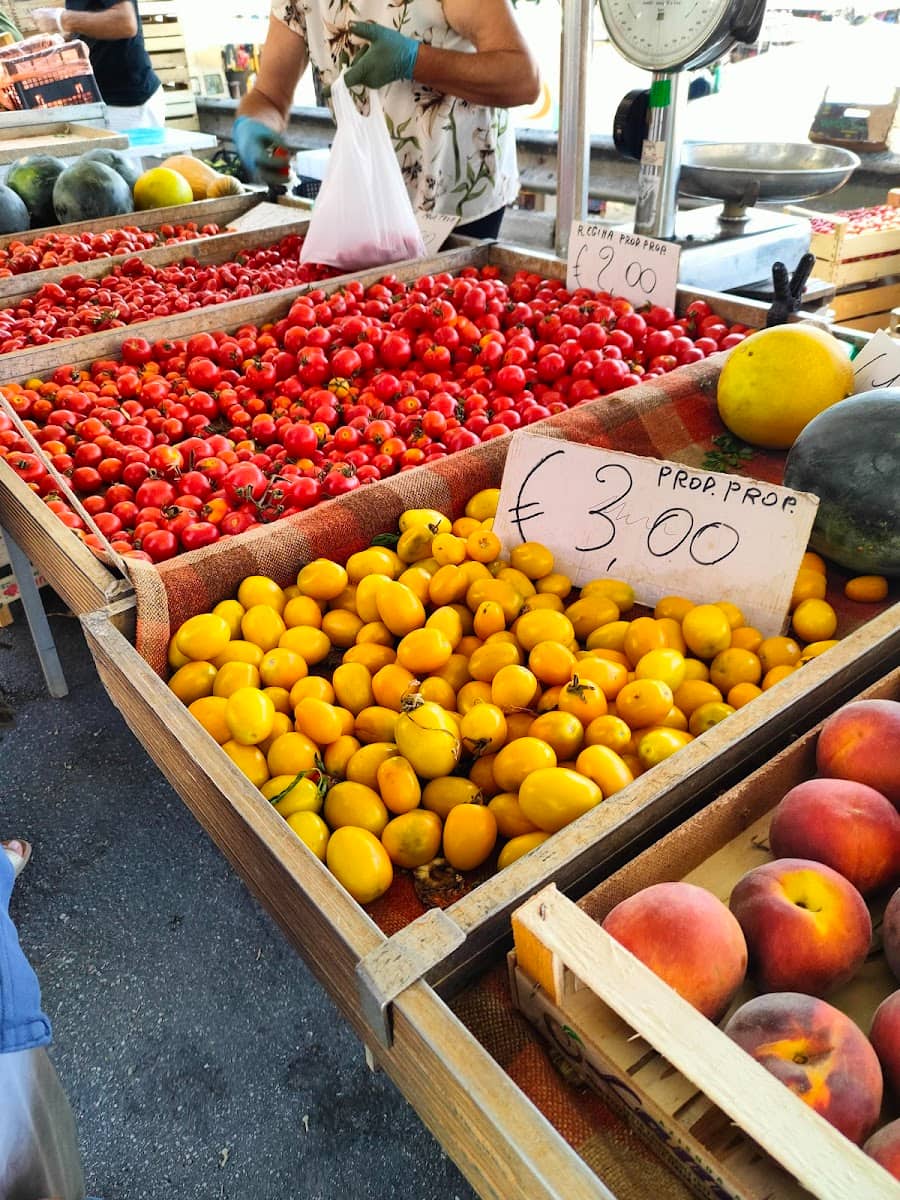 Mercato del Sabato, Ostuni, Puglia Mercato del Sabato, Ostuni, Puglia