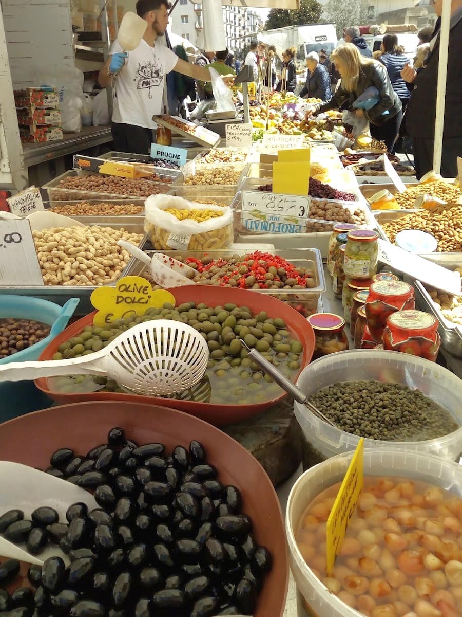 Mercato del Sabato, Ostuni, Puglia Mercato del Sabato, Ostuni, Puglia