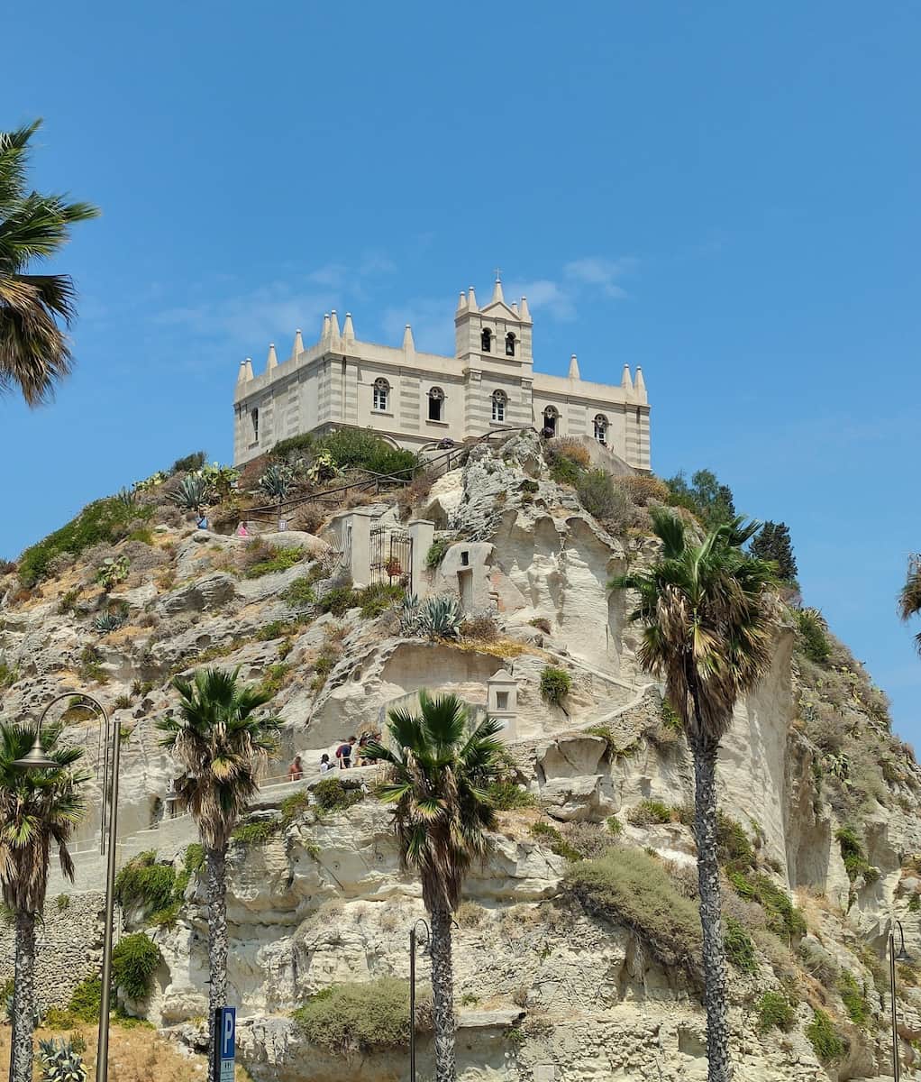 Santuario di Santa Maria dell’Isola di Tropea Calabria Santuario di Santa Maria dell’Isola di Tropea Calabria