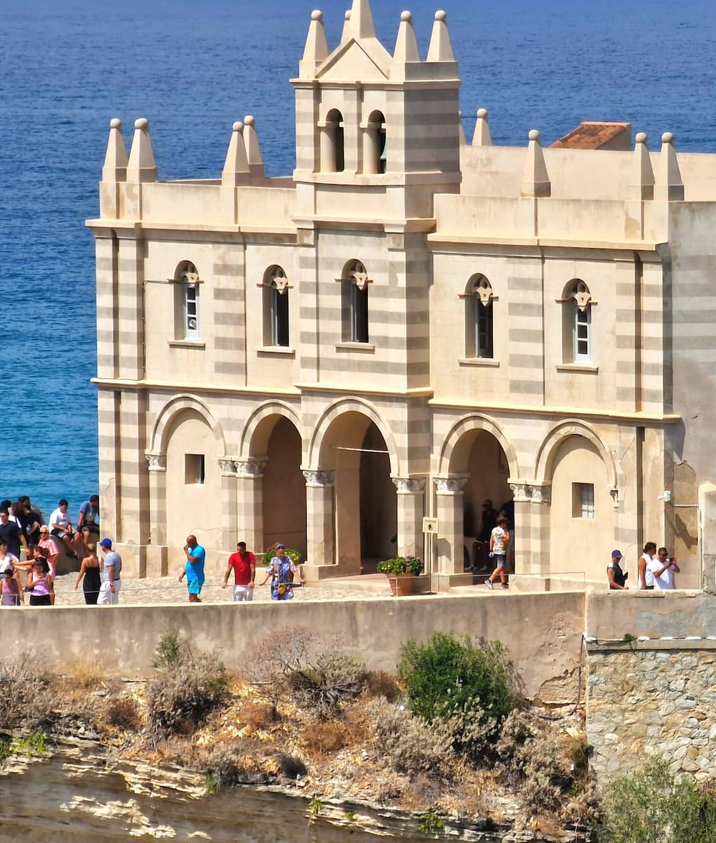 Santuario di Santa Maria dell’Isola di Tropea Calabria Santuario di Santa Maria dell’Isola di Tropea Calabria