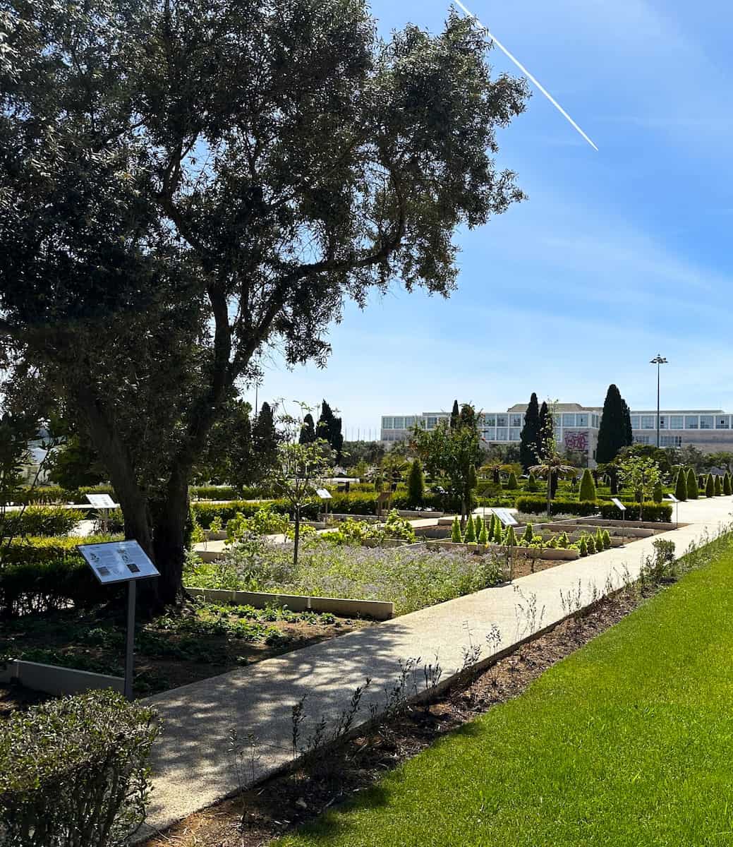 The Jardim da Praça do Império, Belem The Jardim da Praça do Império, Belem