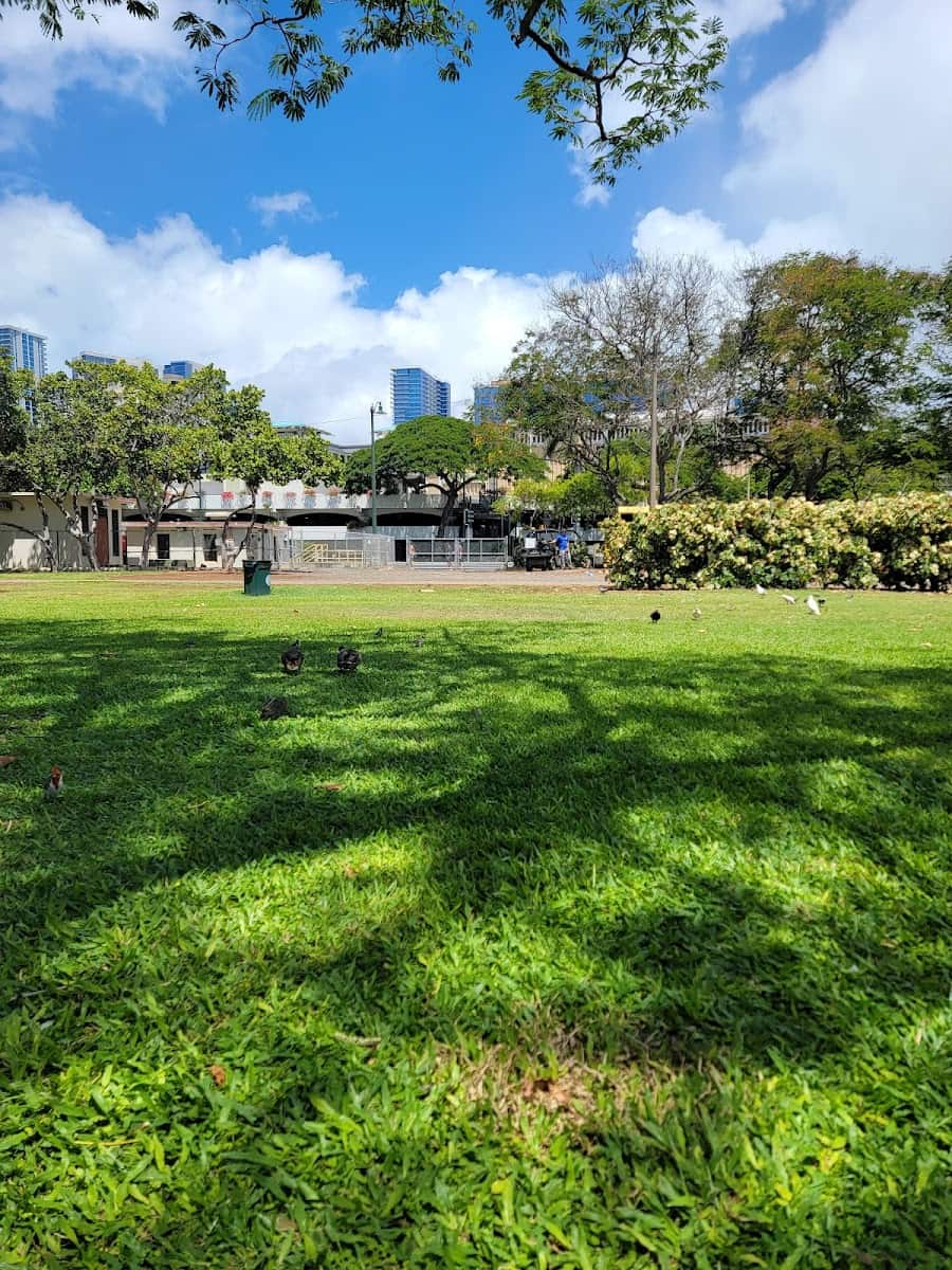 Ala Moana Park, Oahu Ala Moana Park, Oahu