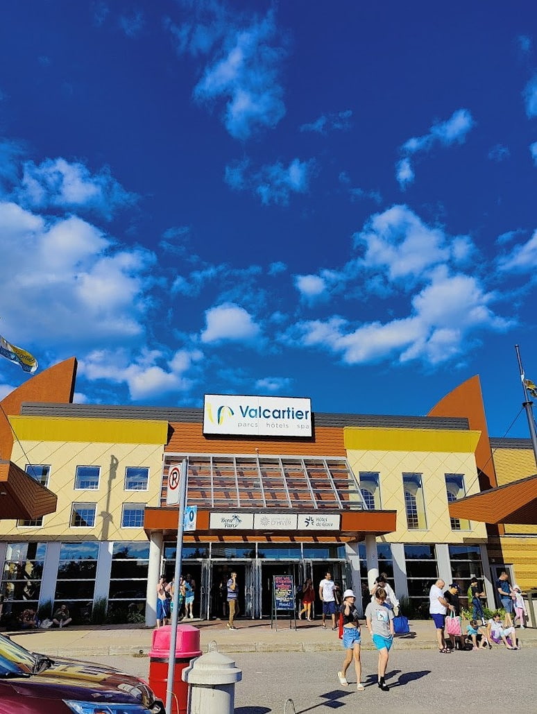 Bora Parc Indoor Waterpark, Quebec City Bora Parc Indoor Waterpark, Quebec City