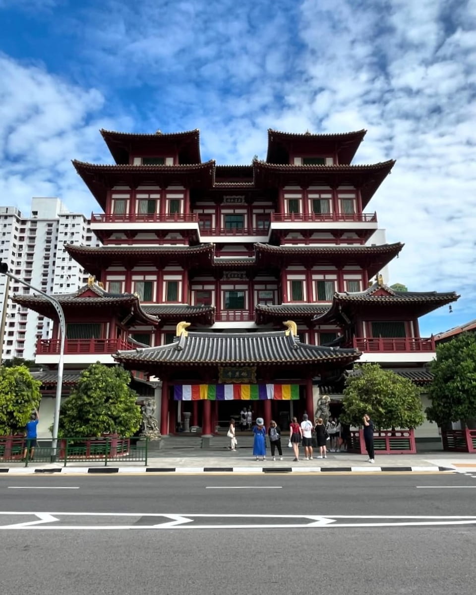 Buddha Tooth Relic Temple, Singapore Buddha Tooth Relic Temple, Singapore