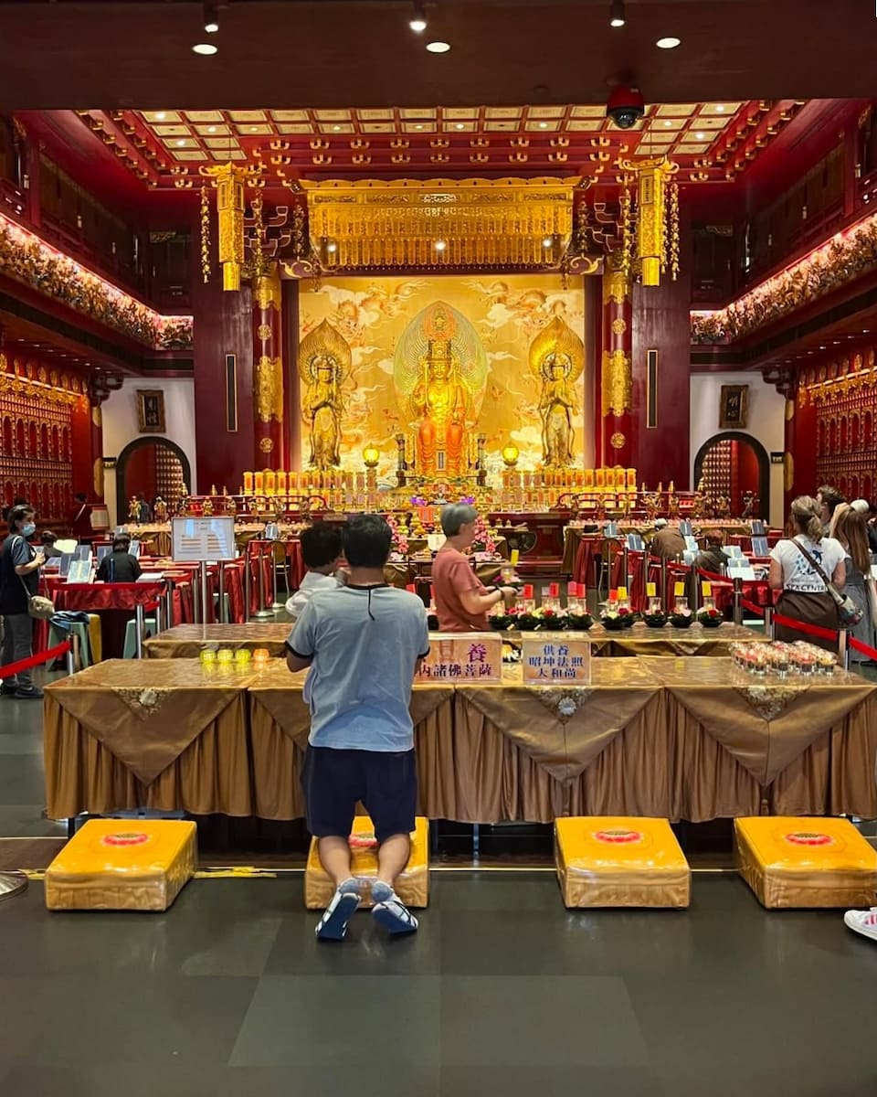 Buddha Tooth Relic Temple, Singapore Buddha Tooth Relic Temple, Singapore