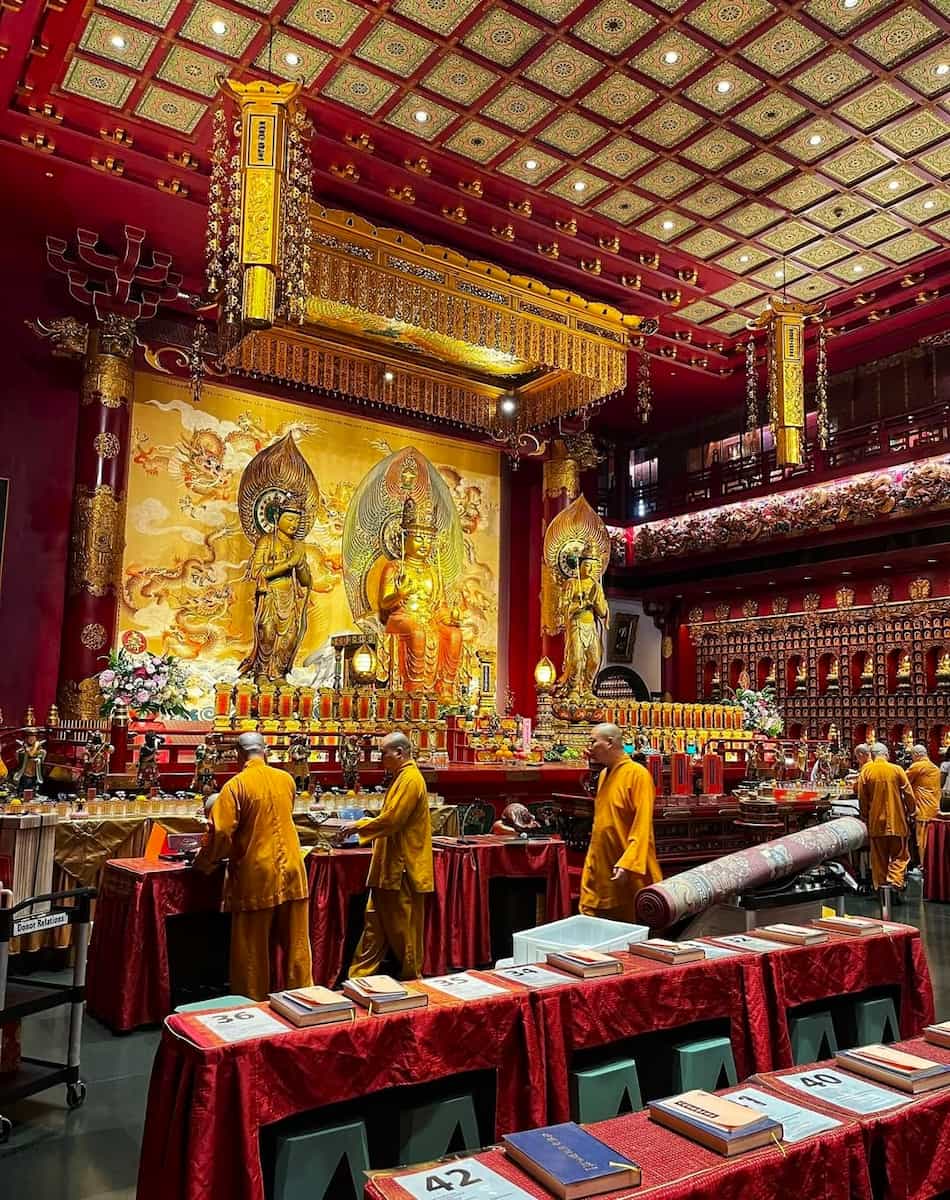 Buddha Tooth Relic Temple, Singapore Buddha Tooth Relic Temple, Singapore