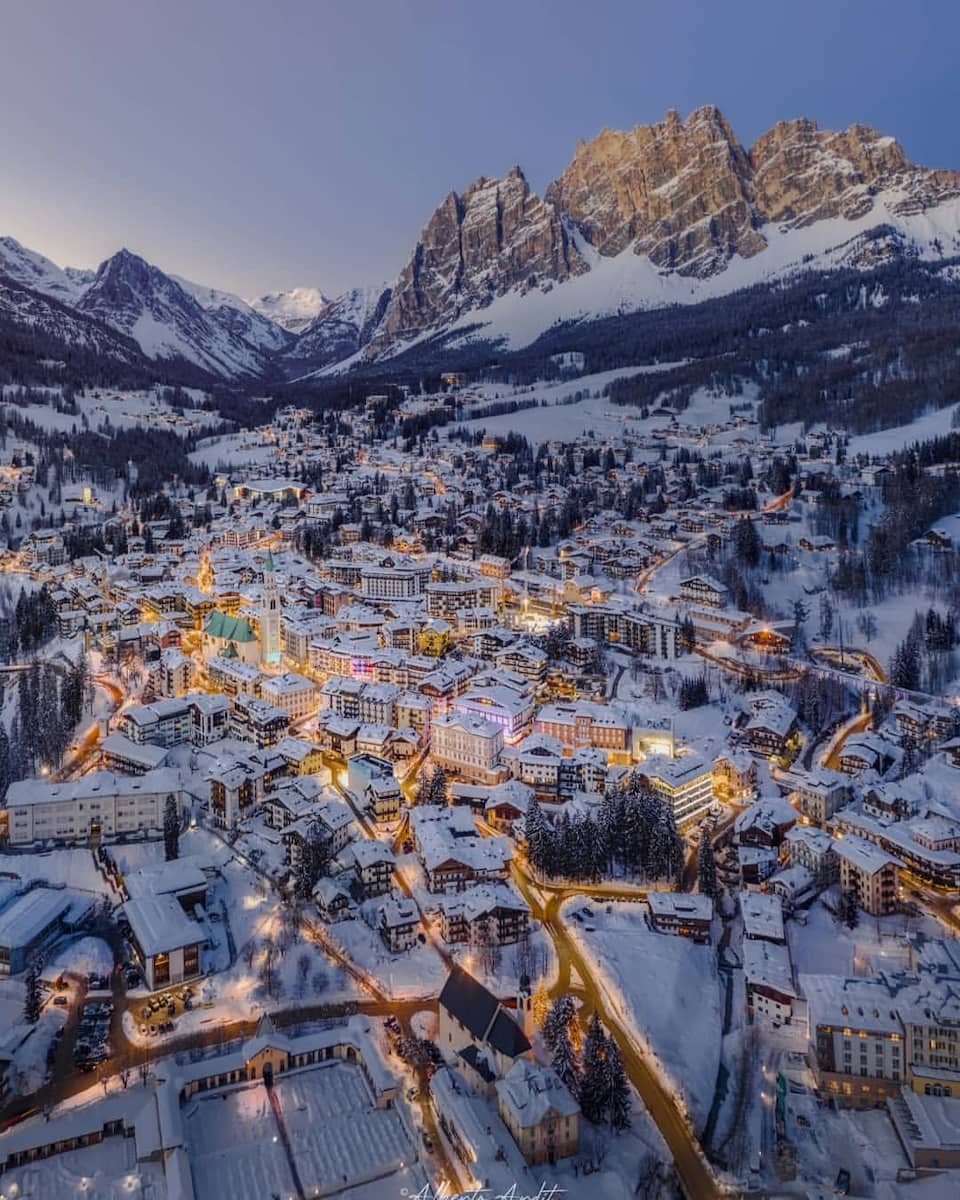 Christmas in Cortina dāAmpezzo Christmas in Cortina dāAmpezzo