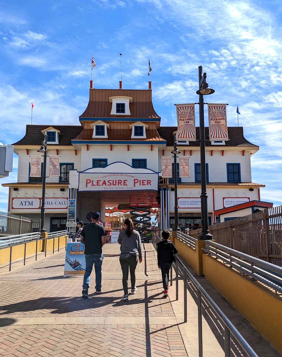 Galveston Island Historic Pleasure Pier, TX Galveston Island Historic Pleasure Pier, TX