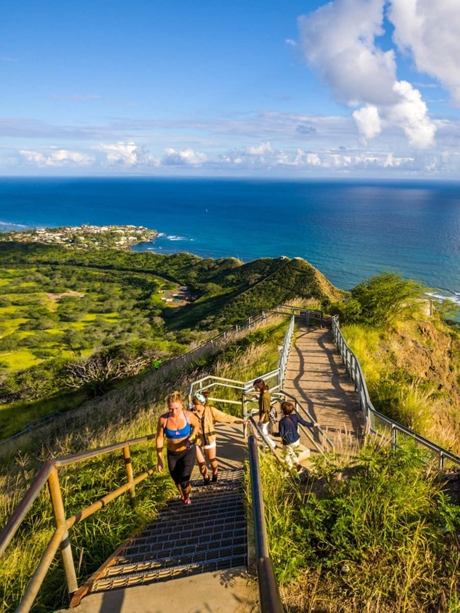 Hike Diamond Head Crater, Oahu, Hawaii Hike Diamond Head Crater, Oahu, Hawaii