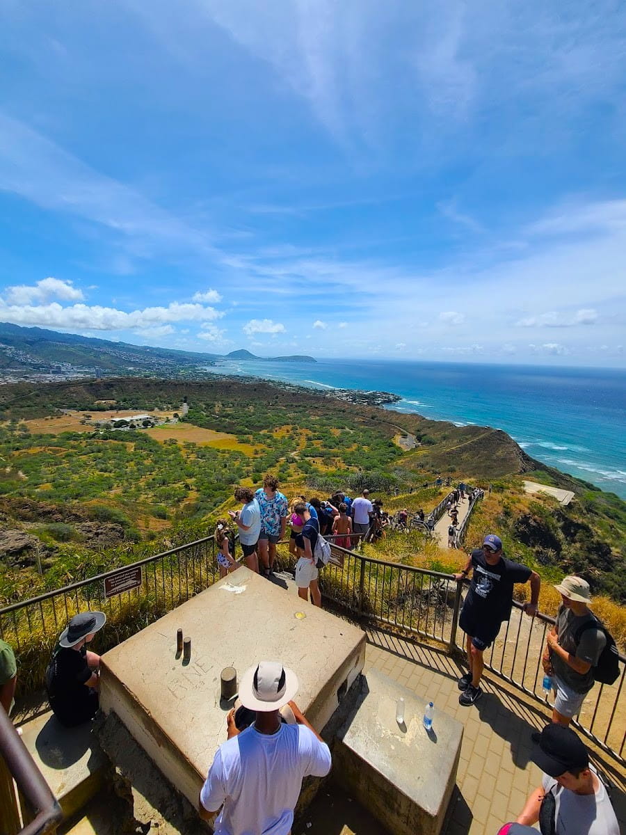 Hike Diamond Head Crater, Oahu, Hawaii Hike Diamond Head Crater, Oahu, Hawaii