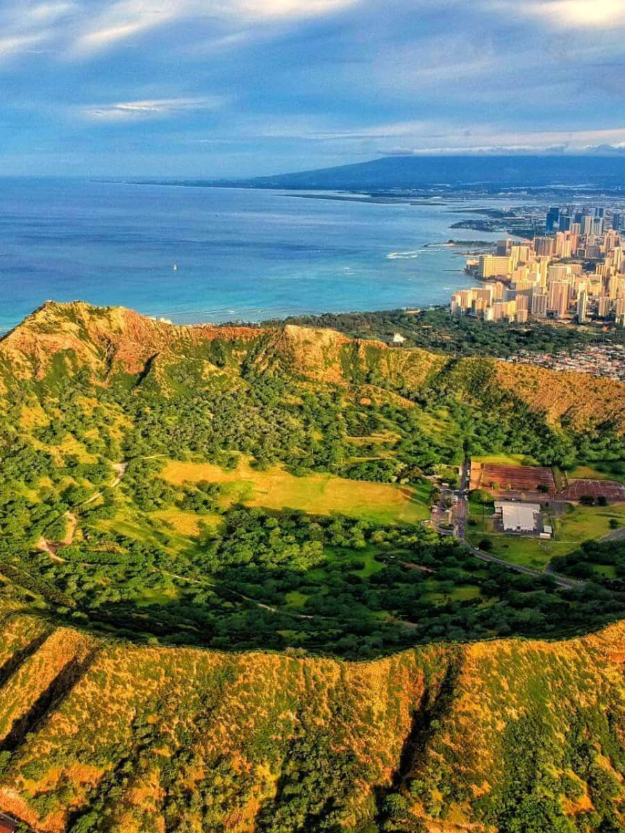 Hike Diamond Head Crater, Oahu, Hawaii Hike Diamond Head Crater, Oahu, Hawaii