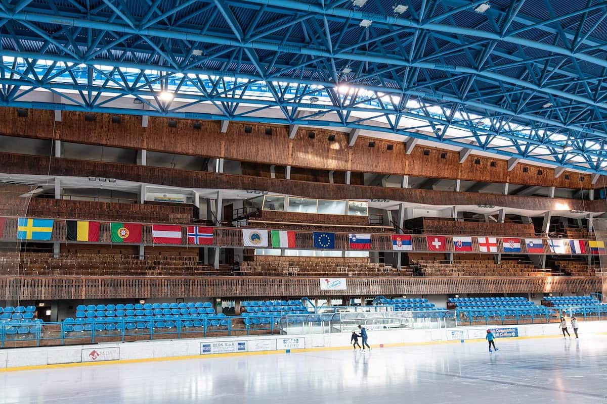 Ice Stadium Playground & Skating, Cortina dāAmpezzo Ice Stadium Playground & Skating, Cortina dāAmpezzo