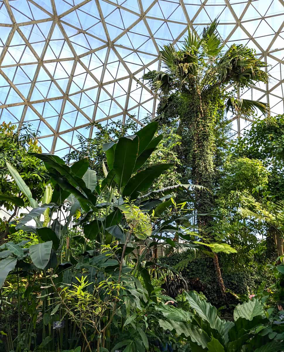 Mitchell Park Domes, Milwaukee Mitchell Park Domes, Milwaukee
