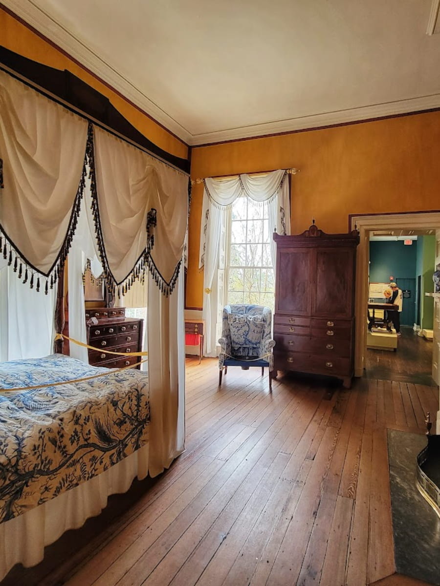 Inside of Nathaniel Russell House, Charleston Inside of Nathaniel Russell House, Charleston