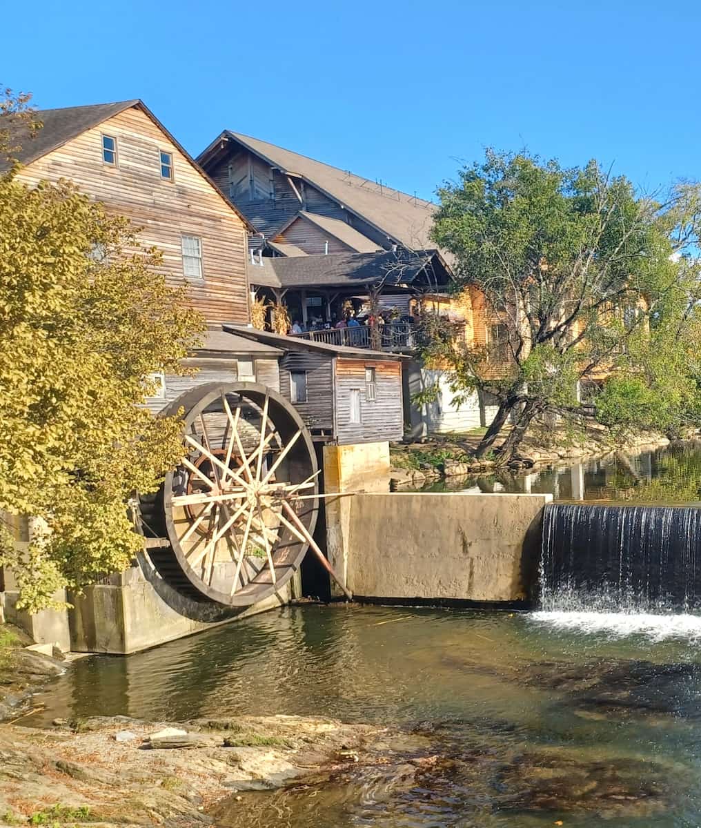 Old Mill Square Pigeon Forge Old Mill Square Pigeon Forge