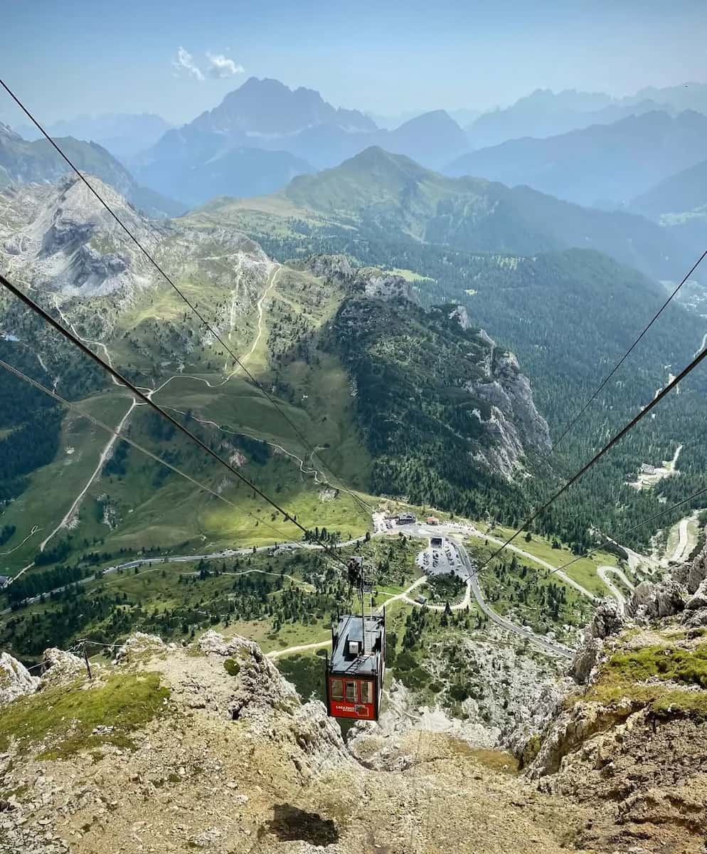 Rifugio Lagazuoi & Cable Car, Cortina d'Ampezzo Rifugio Lagazuoi & Cable Car, Cortina d'Ampezzo