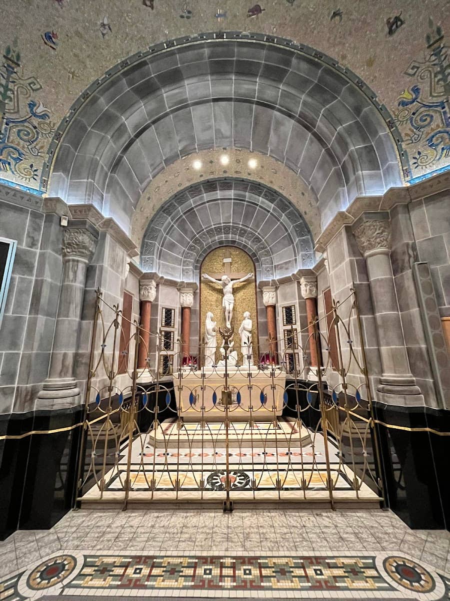 Sanctuaire Sainte-Anne-de-Beaupré, Quebec City Sanctuaire Sainte-Anne-de-Beaupré, Quebec City