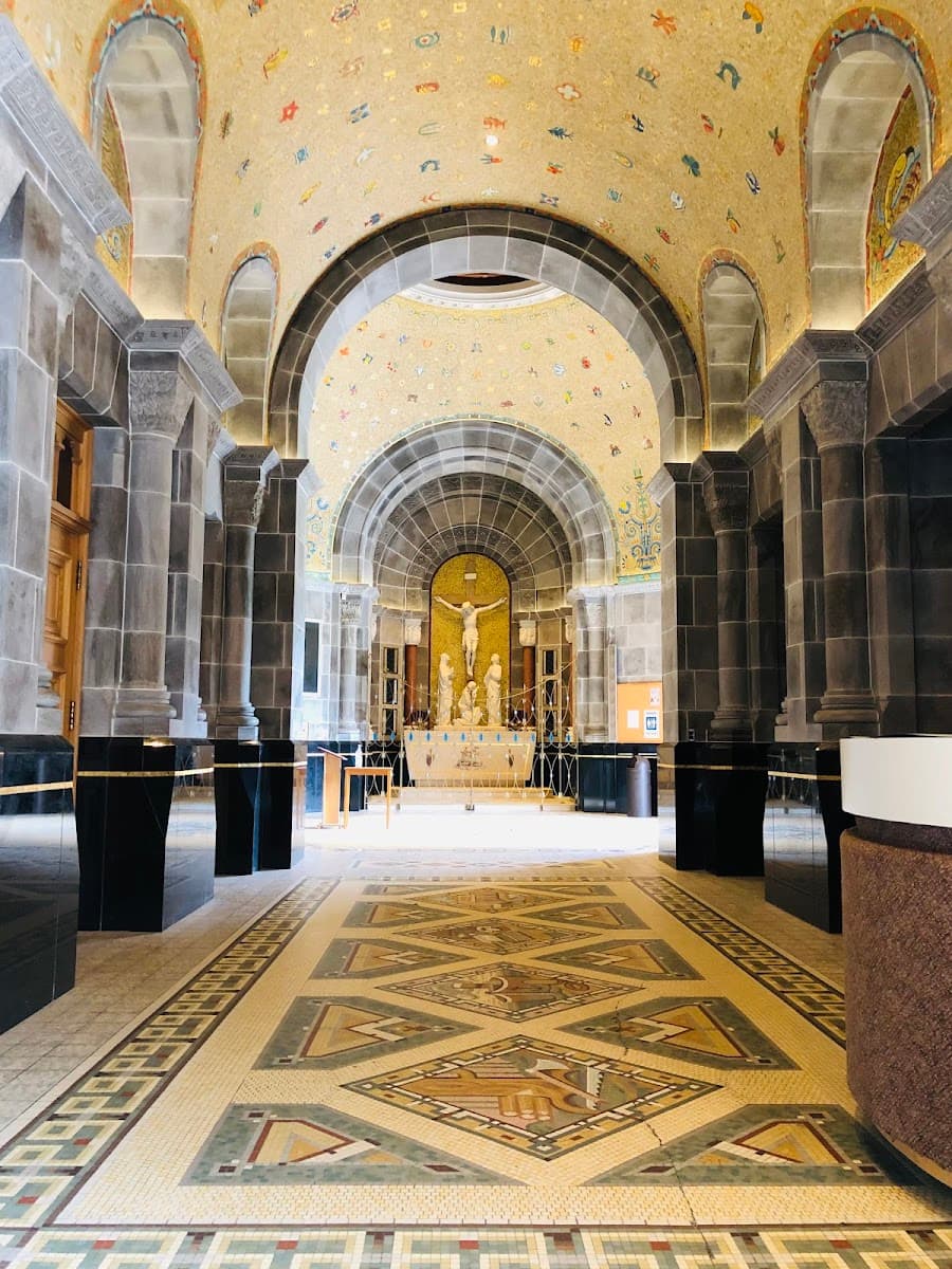 Sanctuaire Sainte-Anne-de-Beaupré, Quebec City Sanctuaire Sainte-Anne-de-Beaupré, Quebec City