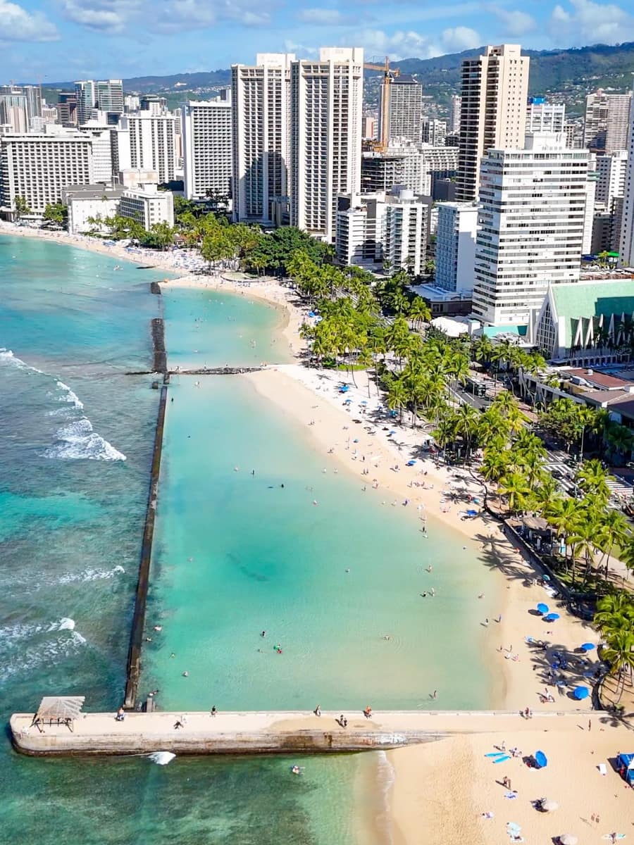 Waikiki Shore, Oahu, Hawaii Waikiki Shore, Oahu, Hawaii