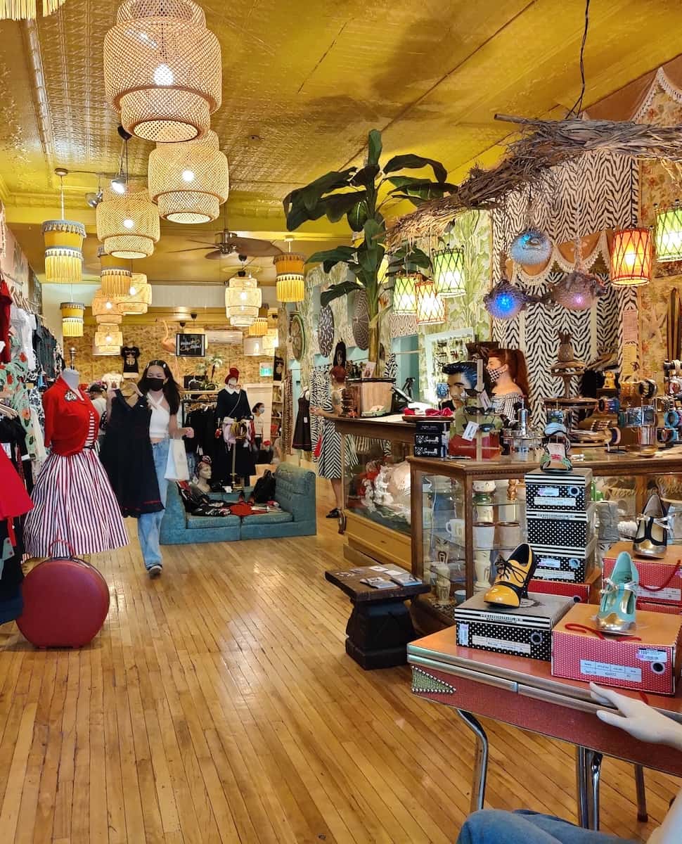 Window Shopping in Mile End Montreal Window Shopping in Mile End Montreal