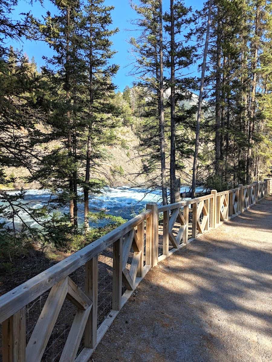 Bow River, Banff, Alberta Bow River, Banff, Alberta