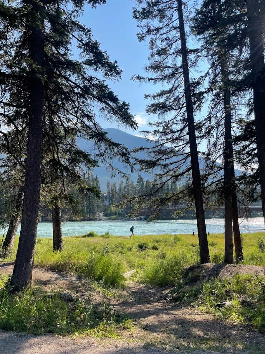 Bow River, Banff, Alberta Bow River, Banff, Alberta