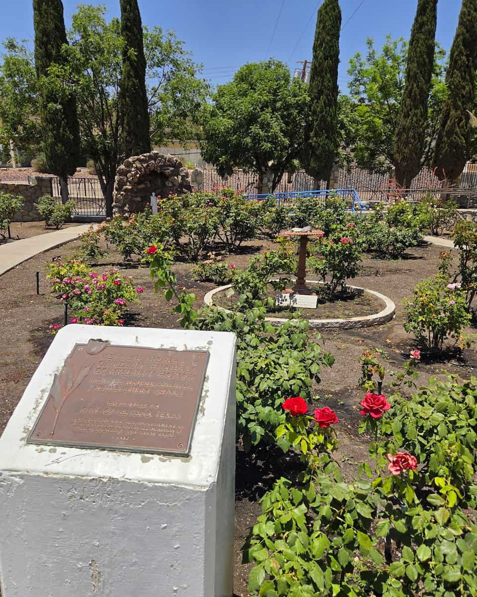 El Paso Municipal Rose Garden El Paso Municipal Rose Garden
