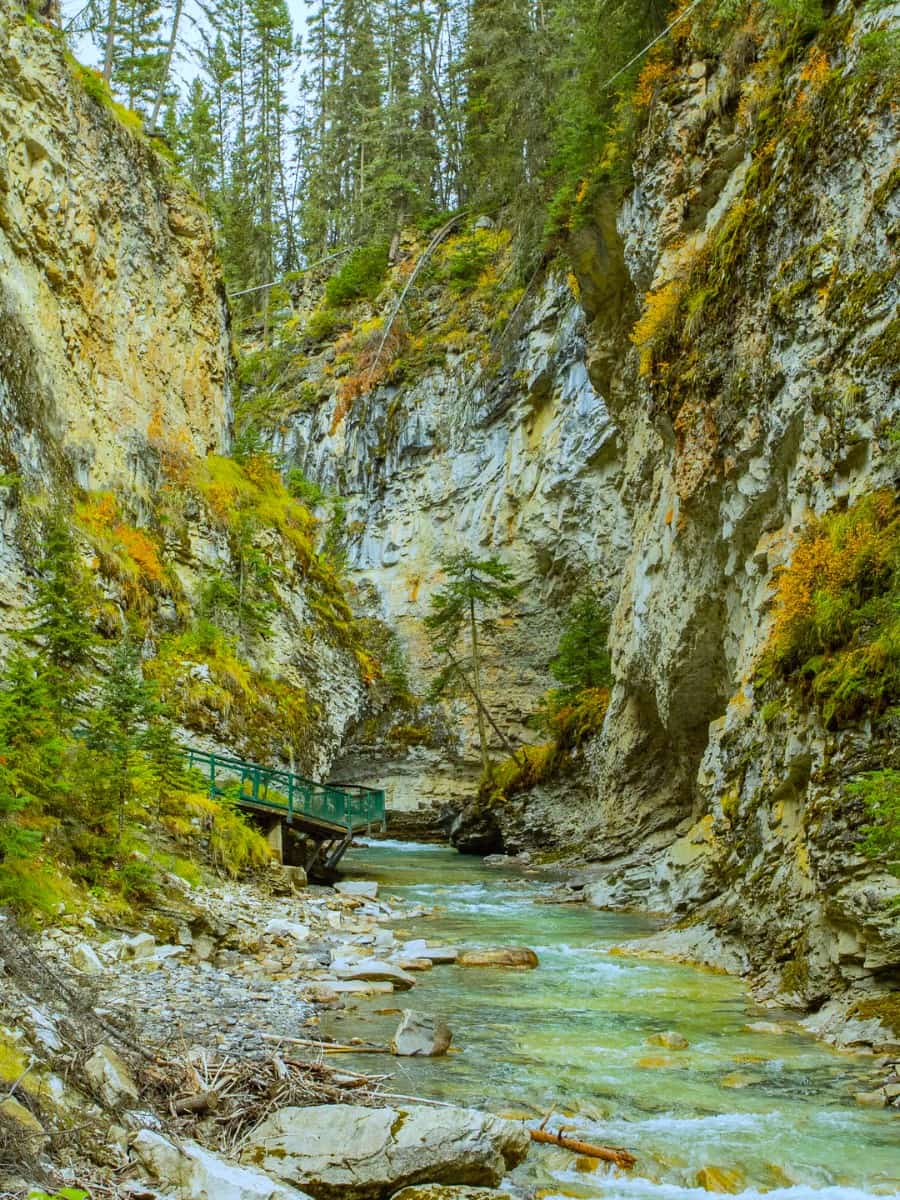 Johnston Canyon, Banff, Alberta Johnston Canyon, Banff, Alberta