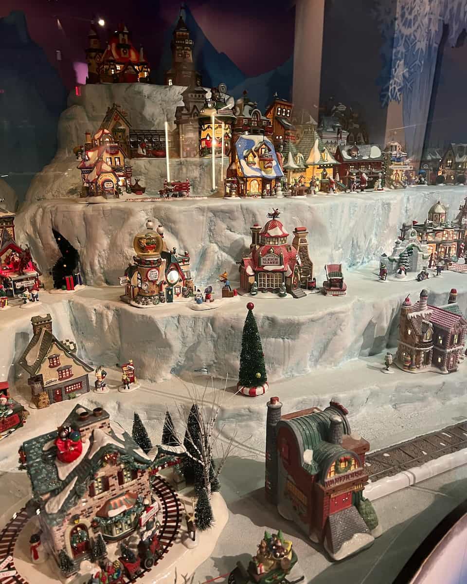 Mini Time Machine Museum of Miniatures, Tucson Mini Time Machine Museum of Miniatures, Tucson