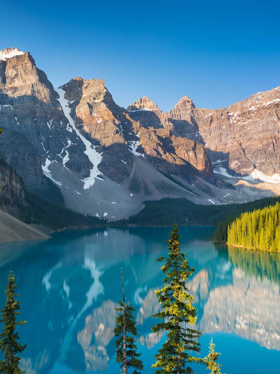 Moraine Lake, Banff, Alberta Moraine Lake, Banff, Alberta