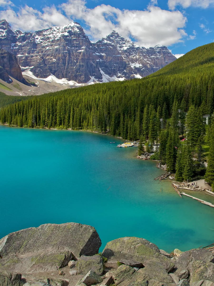 Moraine Lake, Banff, Alberta Moraine Lake, Banff, Alberta