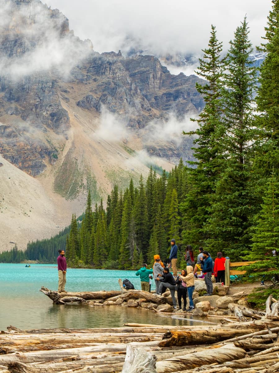 Moraine Lake, Banff, Alberta Moraine Lake, Banff, Alberta