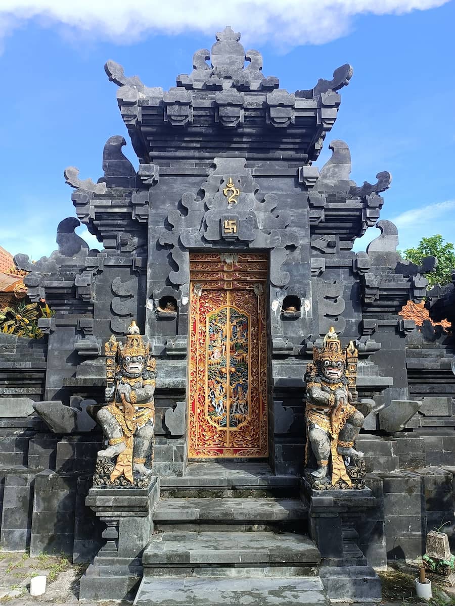 Pura Luhur Uluwatu Temple, Bali Pura Luhur Uluwatu Temple, Bali