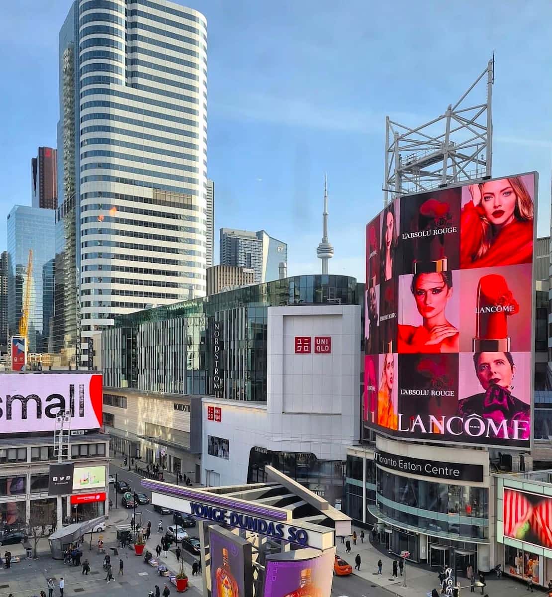 Yonge-Dundas Square, Canada Yonge-Dundas Square, Canada